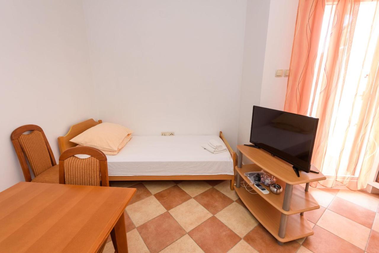 Apartments Zdravko Klek Exterior photo